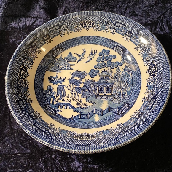 Churchill Other - Churchill Blue Willow Serving Bowl 9 Inches Made in England
